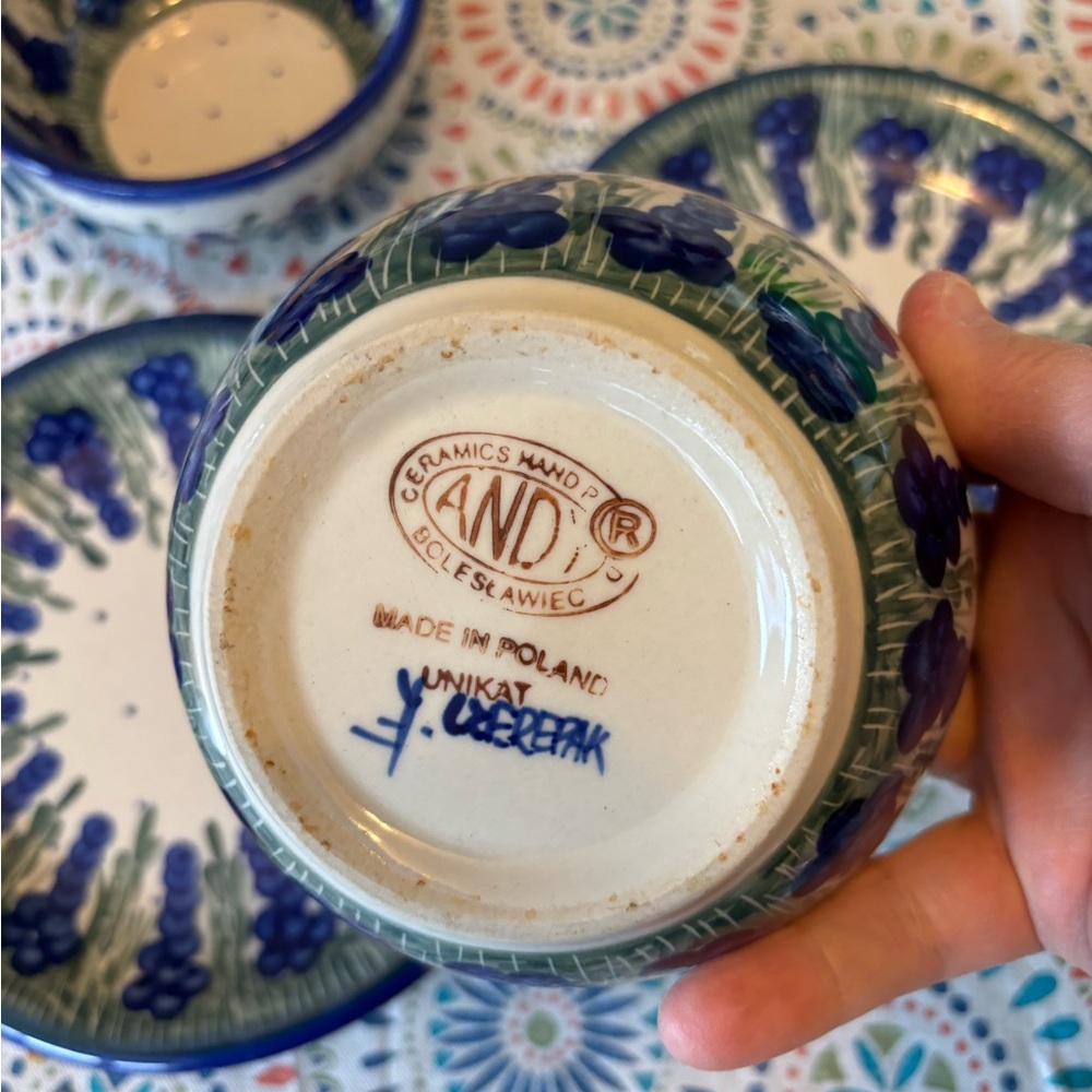 Boleslawiec Polish pottery- set of 2 bowls and 2 salad plates.  Hand made - Picture 3 of 11